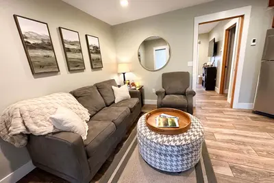 Image de Northern Michigan charm. Close to lakes, boat parking, Walk to slopes, sleeps 4