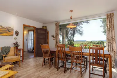 Image de Old Timers' Farm & Ranch - 60 Acres with Expansive Views, Brand New Listing!