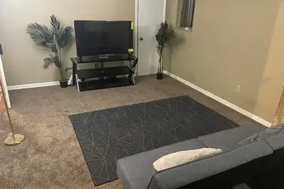 Image de Spacious 2 Bedroom w 2 Queen Beds and full kitchen in Garfield Heights Wifi 17u