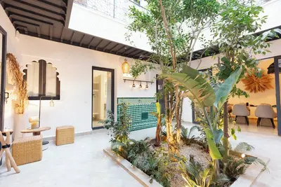Image de Riad privatif dans la Médina avec piscine sur Rooftop et petit-déjeuner inclus.