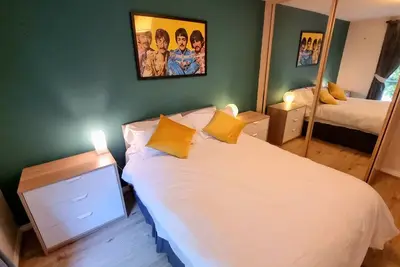 Cosy 2br Modern Apt with Free Parking