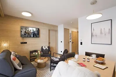 Image de Pied des pistes de ski, 2ème étage, vue pistes de ski, piscine, balcon, télévision, casier à ski