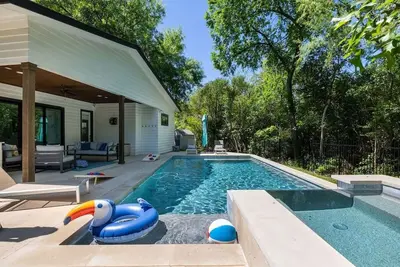 Image de Luxury Retreat - Pool & Spa - South Austin Oasis