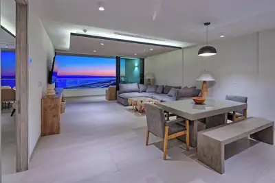 Sandy Beach 3br 3b