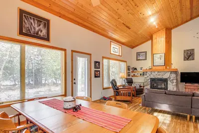 Image de Family Cabin w/ Private Dock on Caribou Lake!