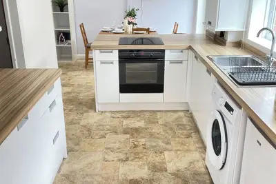 Guests house with garden and 2x car park