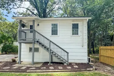 Image de Cozy carriage house- sleeps 4