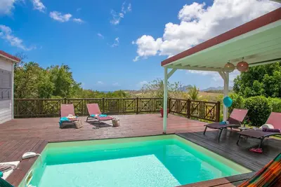 Image de Villa avec Piscine à Sainte Luce.