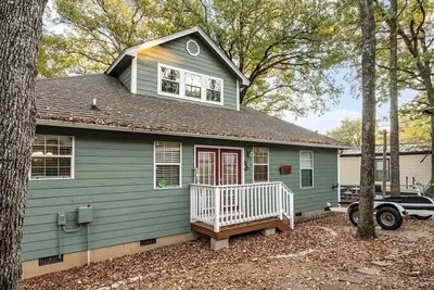 Image de Come relax at Cedar Creek Lake!