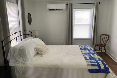 Image de Entire House located 2 miles from Liberty University Campus. Farm setting.