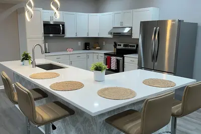 Image de Indy home 10 min to downtown!