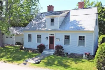 Image de Charming 200 year-old Cape Cod in Downtown St. Andrew’s by-the-Sea