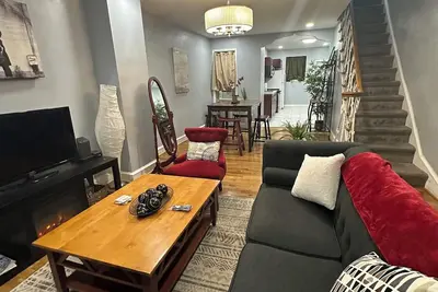Image de Contemporary home 8 min from center city