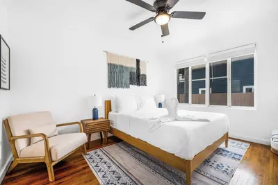 Image de New 1br Ocean Beach Apartment w/ Parking - Short Walk 2 Beach