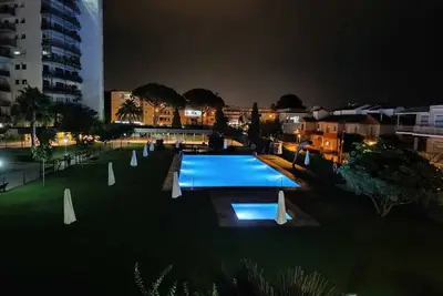Appartement rénové proche plage et centre ville piscine terrasse vue mer