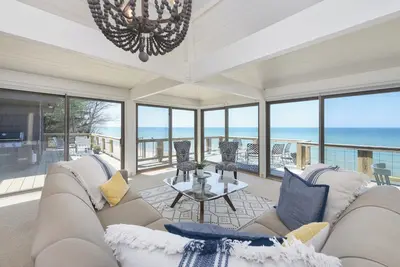 Image de Water's Edge- private beach- sleeps 14