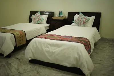 Image de 4 Bedroom Private Villa in city center.