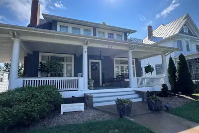 Image de Charming Pet-Friendly Stay: Walk Bc, 7. 5 mi to Jmu, walk to Dining, Parks & more