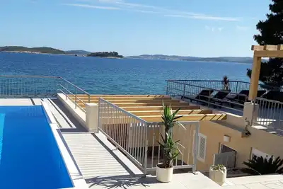 Image de Maison pour la famille près de la mer et avec la piscine Orebic, Peljesac (K-23009)