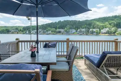 Image de Waterfront Home | Private Dock | Dog Friendly | Canoe | Kayaks | Swim -Tennis - Golf