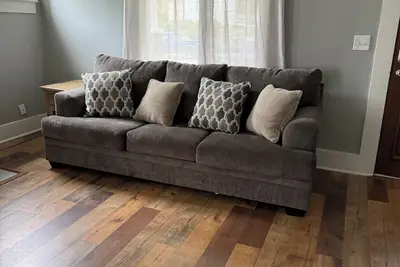 Image de Family friendly home, within walking distance of downtown and rodeo grounds.