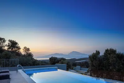 Image de Serene atmosphere, 50 sq. m pool, ultimate privacy!