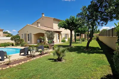 Image de 4 bedroom villa in orange