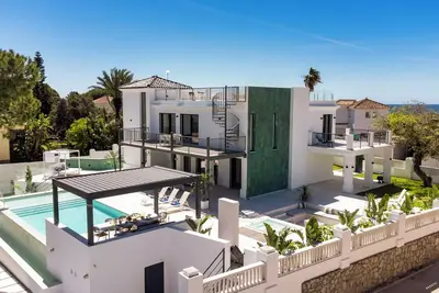 Image de Casa Luna Spa - new modern and luxurious villa beach side Marbella!