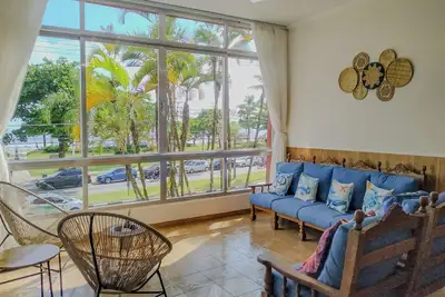 Image de Apto completo no Embaré: Beira Mar | Ar | Garagem