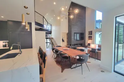 Image de Grand Hyatt|Palatial Home with Panoramic Views of the Top of the Mountain with Exquisite Private Amenities