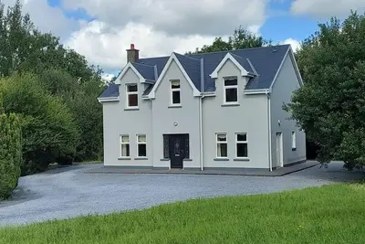 Spacious home close to many attractions along the wild atlantic way