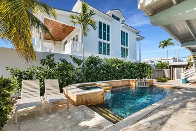 Image de Spacious 4-Bedroom Canal Home in Tavernier with Private Pool & Hot Tub.