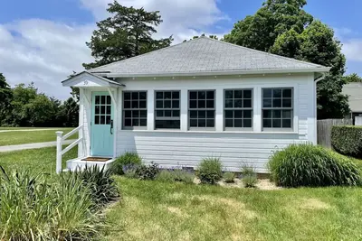 Image de Newly Renovated Beach Cottage in Jamesport, Ny with a private beach.