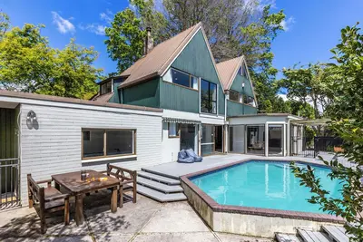 Image de The Whio Retreat - Secluded Retro Riverside Getaway w/ Pool & Hot Tub.