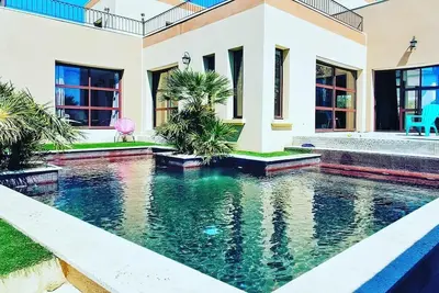 Image de Magnifique Villa Atypique de 230 m2 Avec Patio Intérieur