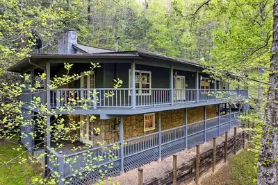 Image de Serene Mountain Cabin: Modern Charm & Views