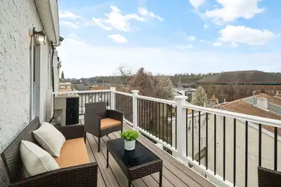 Image de 2br with Balcony, Views & Parking