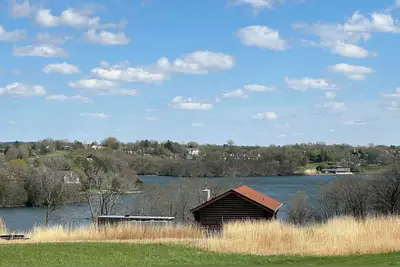 Image de Cozy home with beautiful Lake View!