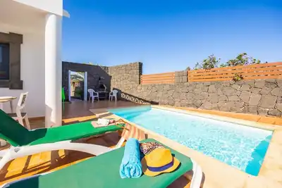 Image de Villa Verol - Trois Chambres Villa, Couchages 7