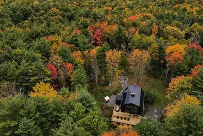 Image de Luxury Forest Retreat: Outdoor Sauna & Plunge Tubs