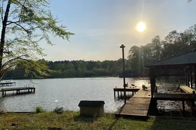 Image de Lakefront Home w/ Covered Boat Slip & Fast Internet on Lake Sinclair