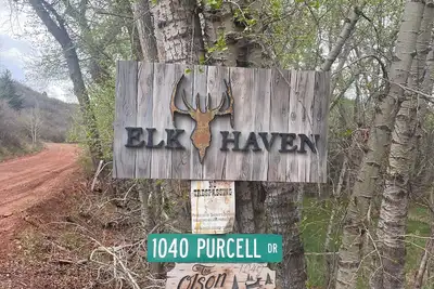 Image de Escape to Serenity: Mountain Lodge in Colorado's Rocky Mountains