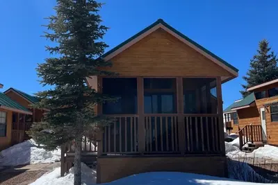 Image de Cabins by Panguitch Lake: Where Rustic Charm Meets Amazing Fishing!