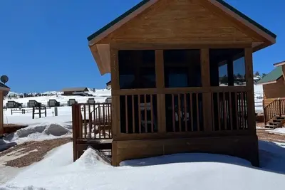 Image de Cabins by Panguitch Lake: Where Rustic Charm Meets Amazing Fishing!