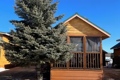 Image de Cabins by Panguitch Lake: Where Rustic Charm Meets Amazing Fishing!