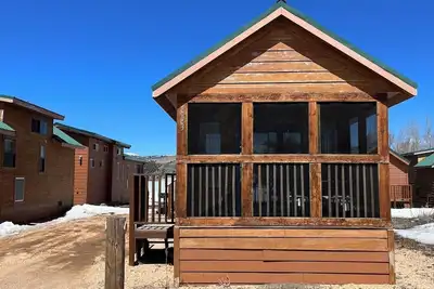 Image de Cabins by Panguitch Lake: Where Rustic Charm Meets Amazing Fishing!