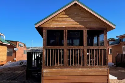 Image de Cabins by Panguitch Lake: Where Rustic Charm Meets Amazing Fishing!