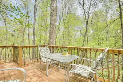 Image de Inviting Des Arc Cabin w/ Fire Pit + Deck!