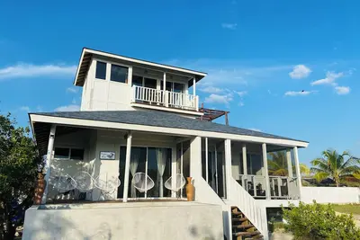 Image de A Spacious Ocean View Villa, steps away from Punta Cocos bioluminescence beach.