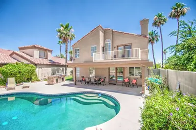 Image de Lovely Glendale 4 bedroom with pool, Pool table and close to Golf Course! !